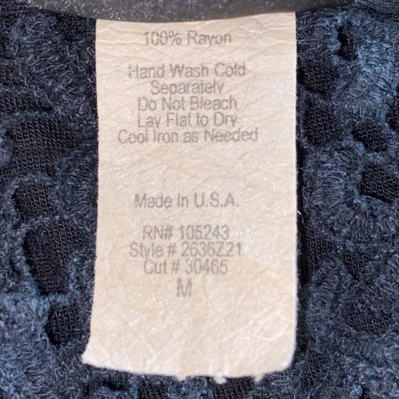 BOBEAU Black Crochet Lightweight Knit Cardigan Size Medium - Picture 8 of 10